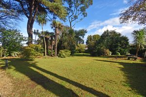 - click for photo gallery